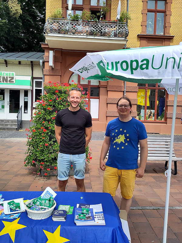 Vereinsmitglieder an unserem Infostand